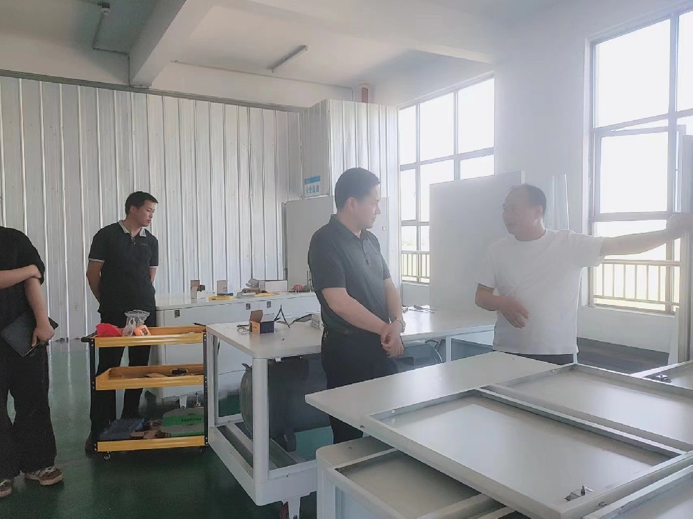 市場監督管理局及產業辦領導來我司視察工作